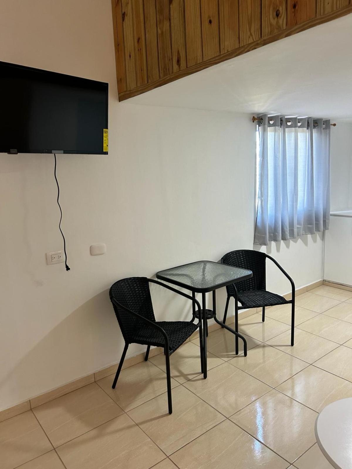 Hillmon'S Hotel Bar Lounge Sosua Room photo
