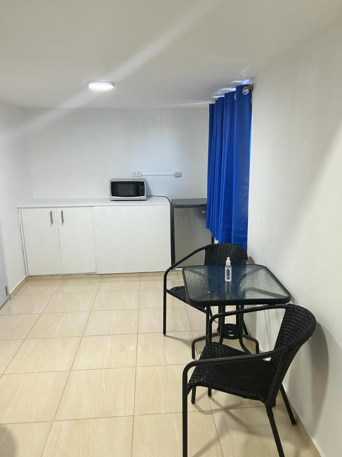 Hillmon'S Hotel Bar Lounge Sosua Room photo